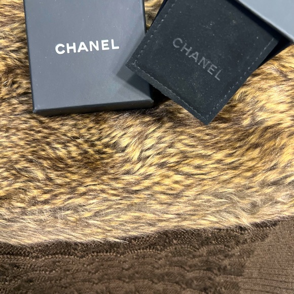 Authentic CHANEL CRYSTAL AND PEARL CC DANGLE EARRINGS - Picture 7 of 8